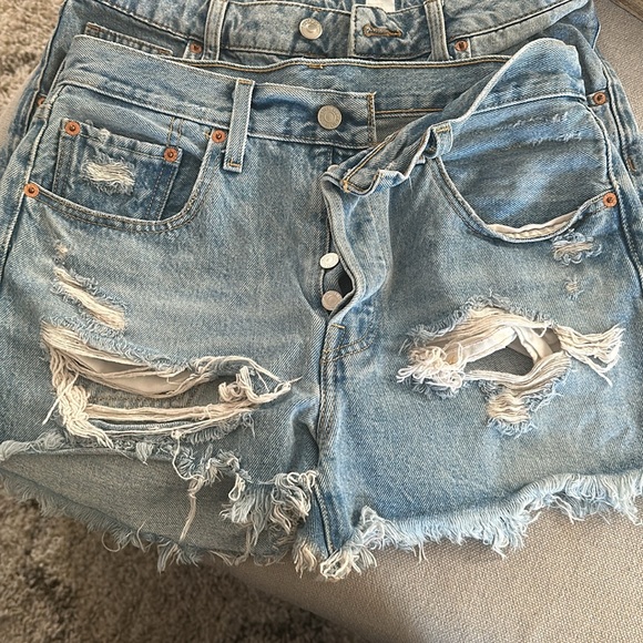 H&M and Levi’s 501 cut off shorts - Picture 3 of 5